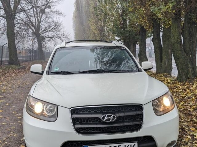Белый Хендай Санта Фе, объемом двигателя 2.2 л и пробегом 265 тыс. км за 5200 $, фото 1 на Automoto.ua