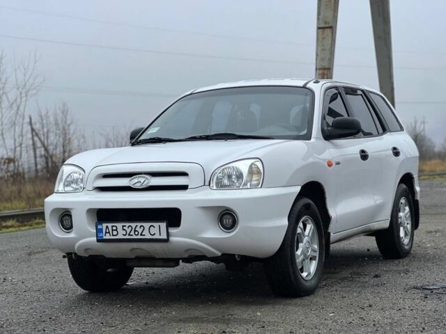 Белый Хендай Санта Фе, объемом двигателя 2 л и пробегом 280 тыс. км за 5700 $, фото 2 на Automoto.ua