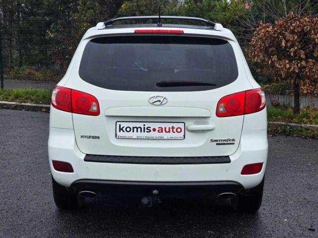 Белый Хендай Санта Фе, объемом двигателя 2.19 л и пробегом 269 тыс. км за 8999 $, фото 8 на Automoto.ua