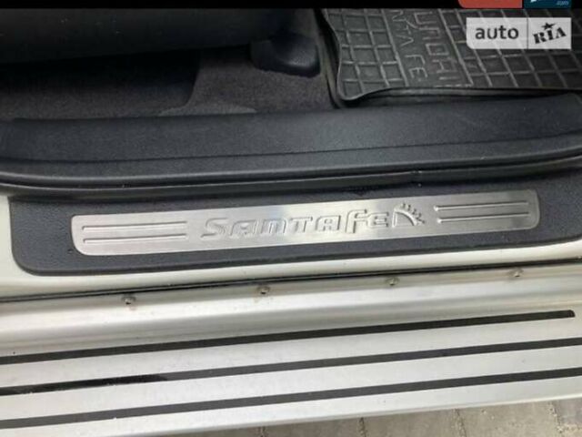 Білий Хендай Санта Фе, об'ємом двигуна 2.2 л та пробігом 247 тис. км за 12500 $, фото 16 на Automoto.ua