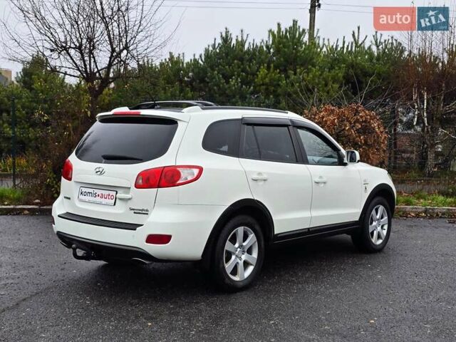 Белый Хендай Санта Фе, объемом двигателя 2.19 л и пробегом 269 тыс. км за 8999 $, фото 8 на Automoto.ua