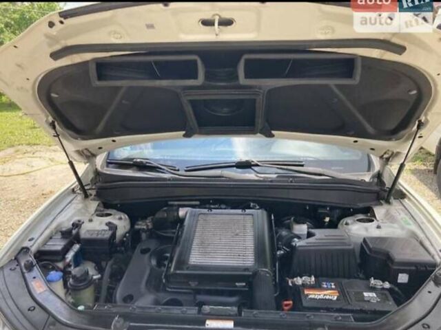 Білий Хендай Санта Фе, об'ємом двигуна 2.2 л та пробігом 247 тис. км за 12500 $, фото 17 на Automoto.ua