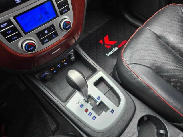 Белый Хендай Санта Фе, объемом двигателя 2.19 л и пробегом 269 тыс. км за 8999 $, фото 15 на Automoto.ua