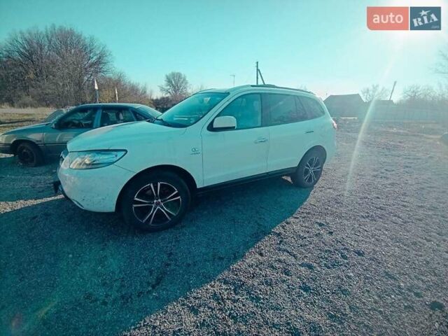 Белый Хендай Санта Фе, объемом двигателя 2.2 л и пробегом 300 тыс. км за 9000 $, фото 2 на Automoto.ua