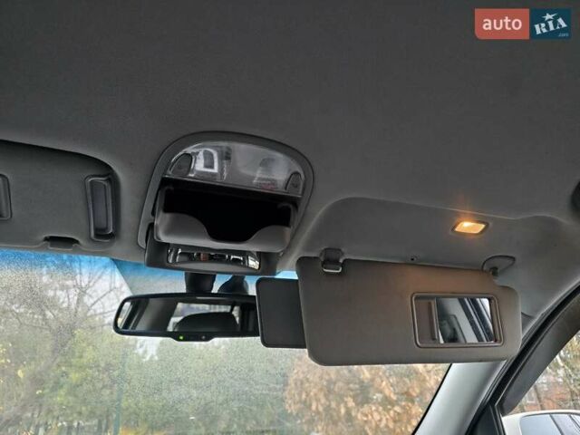 Белый Хендай Санта Фе, объемом двигателя 2.19 л и пробегом 269 тыс. км за 8999 $, фото 18 на Automoto.ua