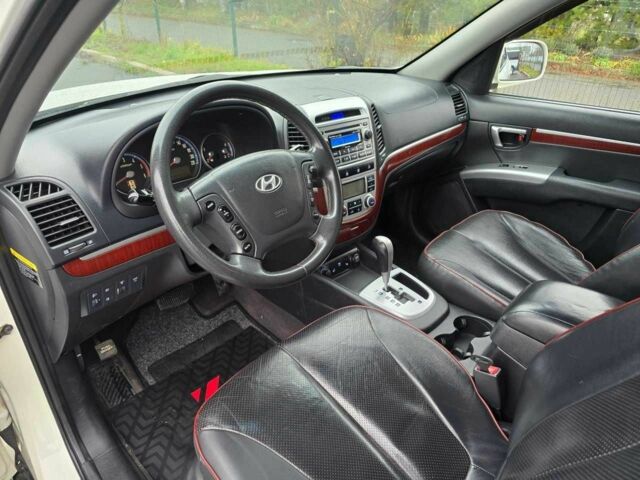 Белый Хендай Санта Фе, объемом двигателя 2.19 л и пробегом 269 тыс. км за 8999 $, фото 6 на Automoto.ua