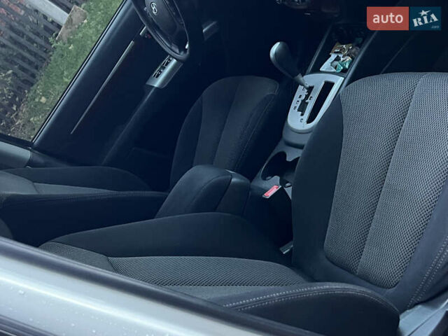 Белый Хендай Санта Фе, объемом двигателя 2.7 л и пробегом 176 тыс. км за 10100 $, фото 8 на Automoto.ua