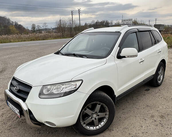Белый Хендай Санта Фе, объемом двигателя 2.2 л и пробегом 265 тыс. км за 9500 $, фото 1 на Automoto.ua