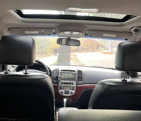 Белый Хендай Санта Фе, объемом двигателя 2.7 л и пробегом 248 тыс. км за 8900 $, фото 5 на Automoto.ua