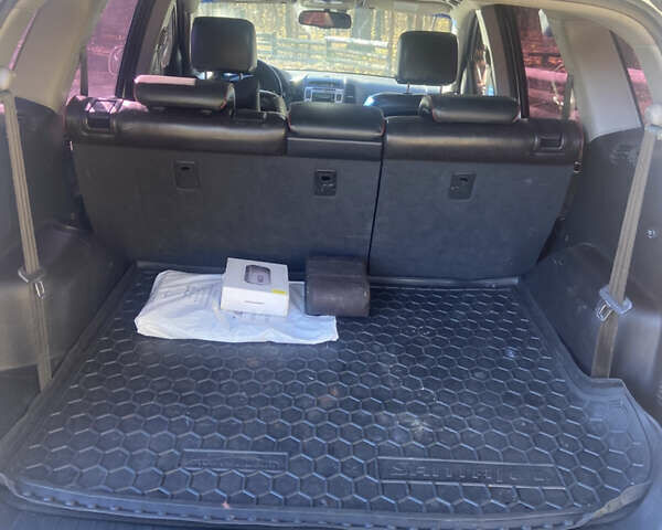 Білий Хендай Санта Фе, об'ємом двигуна 2.66 л та пробігом 250 тис. км за 9200 $, фото 12 на Automoto.ua