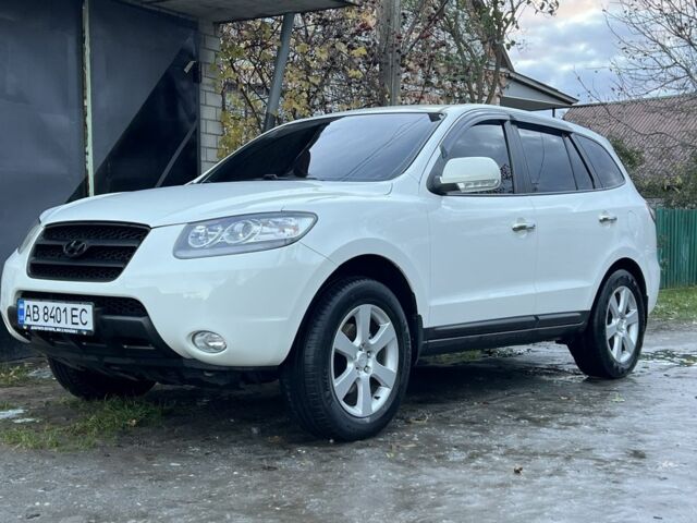 Белый Хендай Санта Фе, объемом двигателя 2.7 л и пробегом 176 тыс. км за 10100 $, фото 2 на Automoto.ua