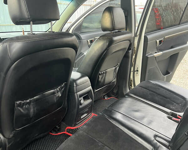 Білий Хендай Санта Фе, об'ємом двигуна 2.2 л та пробігом 259 тис. км за 11000 $, фото 10 на Automoto.ua