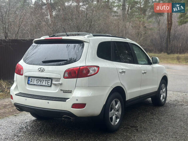 Белый Хендай Санта Фе, объемом двигателя 2.66 л и пробегом 140 тыс. км за 8700 $, фото 3 на Automoto.ua
