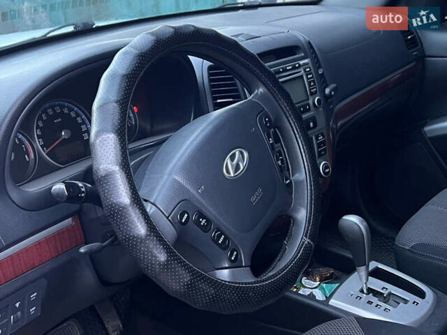 Белый Хендай Санта Фе, объемом двигателя 2.7 л и пробегом 176 тыс. км за 10100 $, фото 5 на Automoto.ua