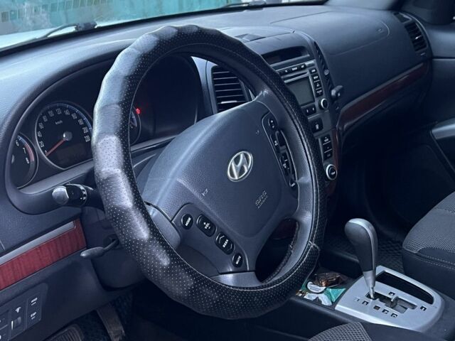 Белый Хендай Санта Фе, объемом двигателя 2.7 л и пробегом 176 тыс. км за 10100 $, фото 6 на Automoto.ua