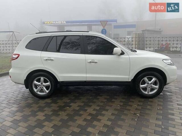 Белый Хендай Санта Фе, объемом двигателя 2.19 л и пробегом 290 тыс. км за 10700 $, фото 4 на Automoto.ua