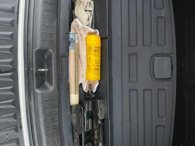 Белый Хендай Санта Фе, объемом двигателя 2.2 л и пробегом 290 тыс. км за 10700 $, фото 9 на Automoto.ua