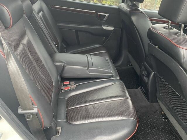 Белый Хендай Санта Фе, объемом двигателя 2.2 л и пробегом 291 тыс. км за 5200 $, фото 5 на Automoto.ua