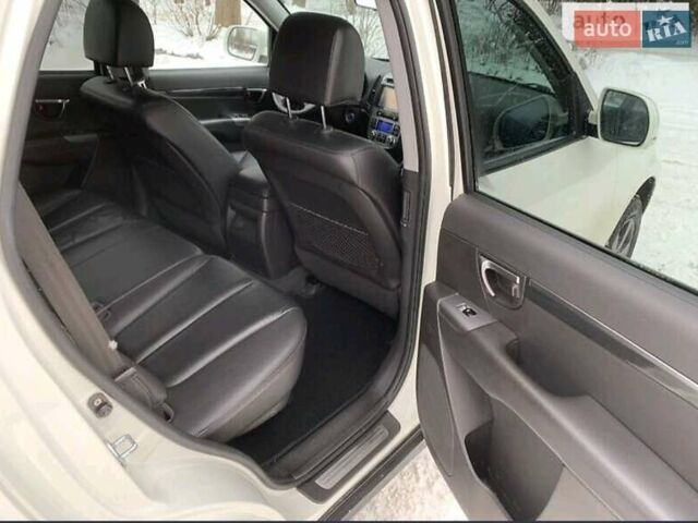 Білий Хендай Санта Фе, об'ємом двигуна 2.2 л та пробігом 201 тис. км за 13300 $, фото 5 на Automoto.ua