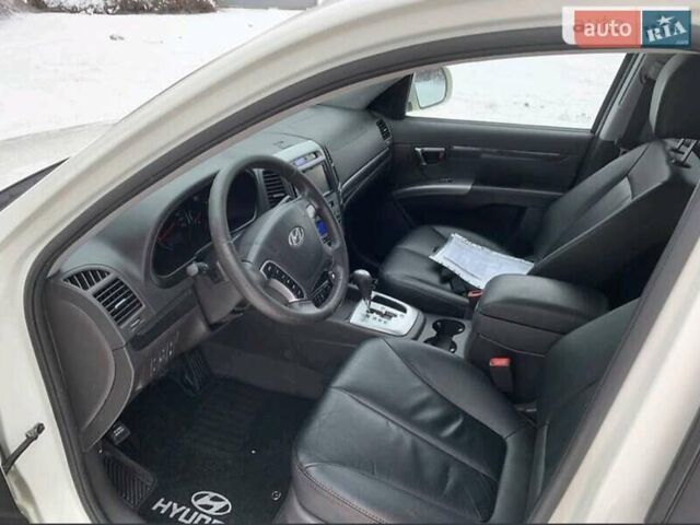 Білий Хендай Санта Фе, об'ємом двигуна 2.2 л та пробігом 201 тис. км за 13300 $, фото 16 на Automoto.ua