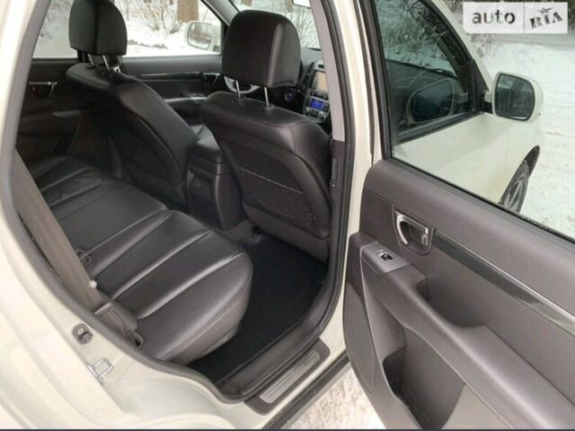 Білий Хендай Санта Фе, об'ємом двигуна 2.2 л та пробігом 201 тис. км за 13300 $, фото 6 на Automoto.ua