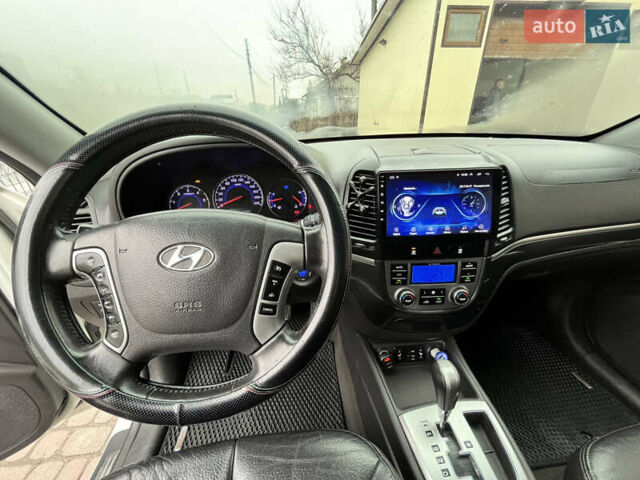 Білий Хендай Санта Фе, об'ємом двигуна 2.2 л та пробігом 310 тис. км за 12700 $, фото 7 на Automoto.ua