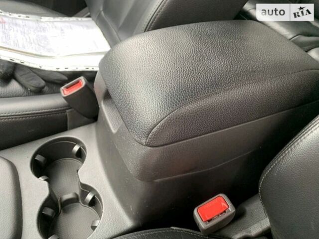 Білий Хендай Санта Фе, об'ємом двигуна 2.2 л та пробігом 201 тис. км за 13300 $, фото 11 на Automoto.ua