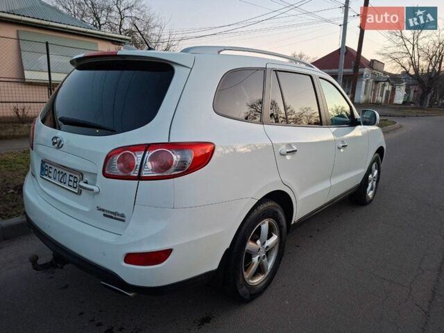 Белый Хендай Санта Фе, объемом двигателя 2.2 л и пробегом 312 тыс. км за 12500 $, фото 18 на Automoto.ua