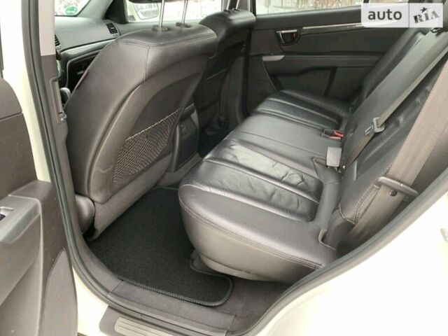 Білий Хендай Санта Фе, об'ємом двигуна 2.2 л та пробігом 201 тис. км за 13300 $, фото 8 на Automoto.ua