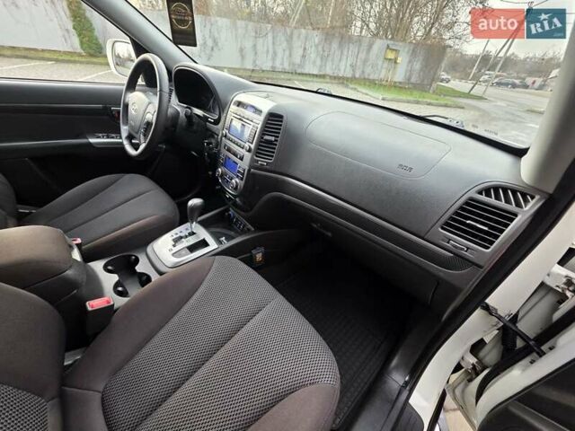 Белый Хендай Санта Фе, объемом двигателя 2.2 л и пробегом 211 тыс. км за 13850 $, фото 39 на Automoto.ua