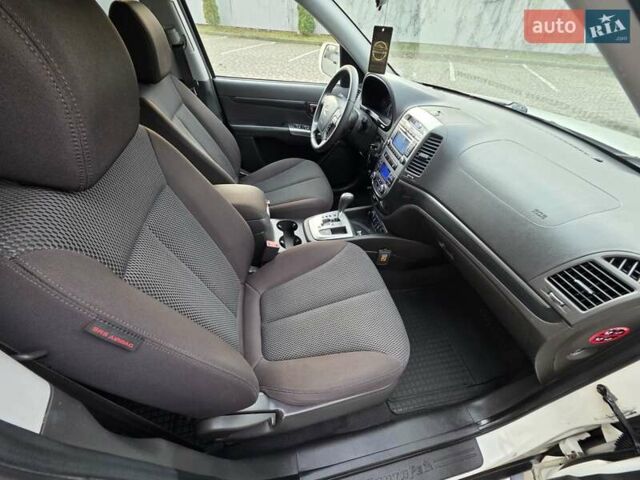 Белый Хендай Санта Фе, объемом двигателя 2.2 л и пробегом 211 тыс. км за 13850 $, фото 43 на Automoto.ua