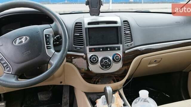 Белый Хендай Санта Фе, объемом двигателя 2.36 л и пробегом 230 тыс. км за 8600 $, фото 19 на Automoto.ua