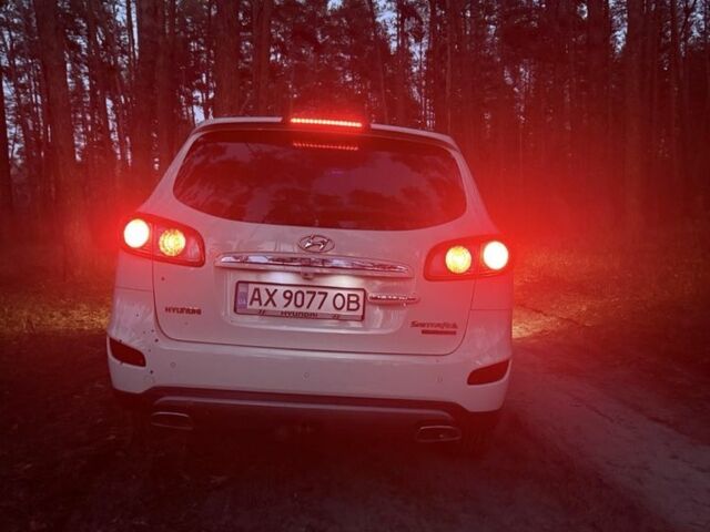 Белый Хендай Санта Фе, объемом двигателя 2.2 л и пробегом 240 тыс. км за 13500 $, фото 6 на Automoto.ua