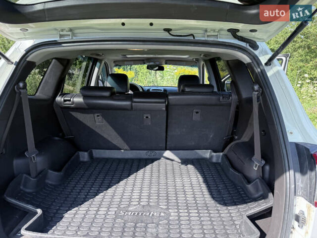 Хендай Санта Фе 2011 в Кременце на Automoto.ua Белый Хендай Санта Фе, объемом двигателя 2.2 л и пробегом 263 тыс. км за 12600 $, фото 18 на Automoto.ua