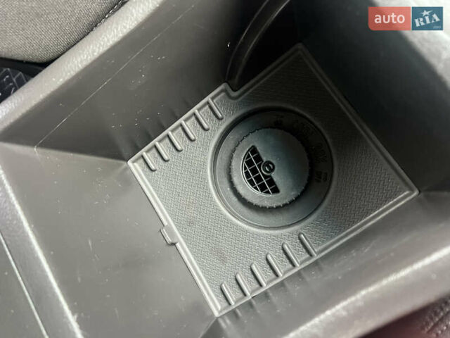 Білий Хендай Санта Фе, об'ємом двигуна 2.2 л та пробігом 178 тис. км за 13499 $, фото 24 на Automoto.ua