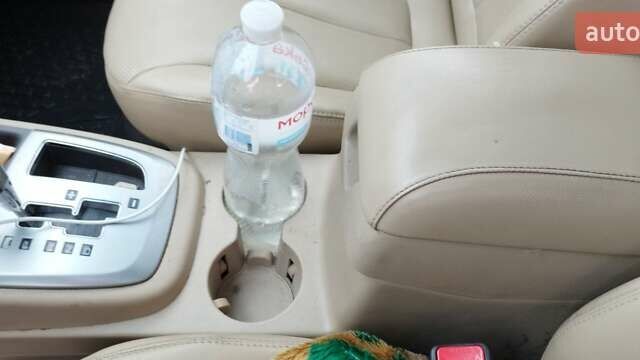 Белый Хендай Санта Фе, объемом двигателя 2.36 л и пробегом 230 тыс. км за 8600 $, фото 24 на Automoto.ua