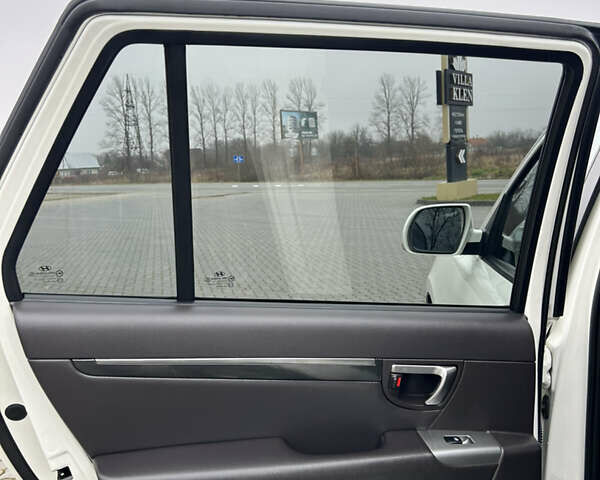 Білий Хендай Санта Фе, об'ємом двигуна 2.2 л та пробігом 183 тис. км за 13800 $, фото 47 на Automoto.ua