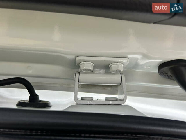 Білий Хендай Санта Фе, об'ємом двигуна 2.2 л та пробігом 183 тис. км за 13800 $, фото 36 на Automoto.ua