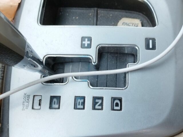 Белый Хендай Санта Фе, объемом двигателя 2.4 л и пробегом 230 тыс. км за 8500 $, фото 4 на Automoto.ua