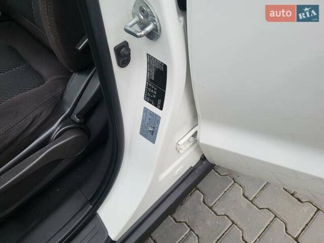 Белый Хендай Санта Фе, объемом двигателя 2.2 л и пробегом 298 тыс. км за 12700 $, фото 96 на Automoto.ua