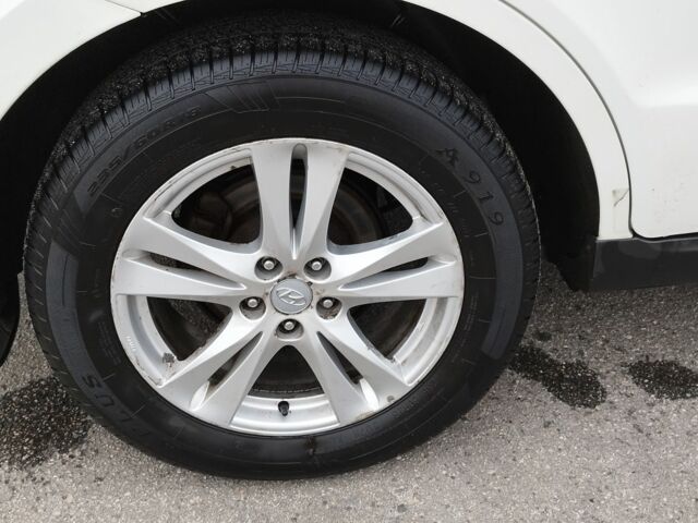 Белый Хендай Санта Фе, объемом двигателя 2.4 л и пробегом 230 тыс. км за 8500 $, фото 16 на Automoto.ua