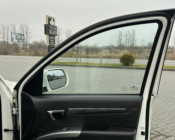 Білий Хендай Санта Фе, об'ємом двигуна 2.2 л та пробігом 183 тис. км за 13800 $, фото 50 на Automoto.ua