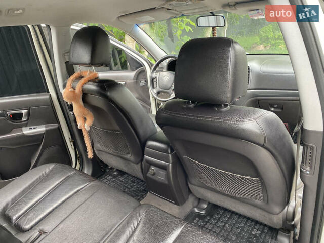 Хендай Санта Фе 2011 в Киеве на Automoto.ua Белый Хендай Санта Фе, объемом двигателя 2.2 л и пробегом 236 тыс. км за 12900 $, фото 18 на Automoto.ua