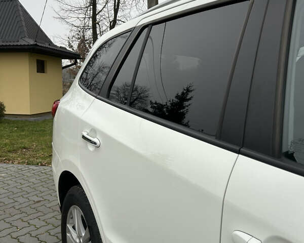 Білий Хендай Санта Фе, об'ємом двигуна 2.2 л та пробігом 183 тис. км за 13800 $, фото 29 на Automoto.ua