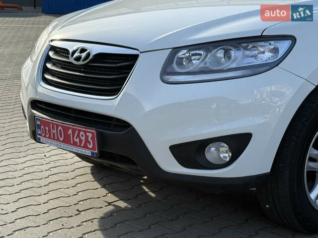 Белый Хендай Санта Фе, объемом двигателя 2.2 л и пробегом 194 тыс. км за 10999 $, фото 15 на Automoto.ua