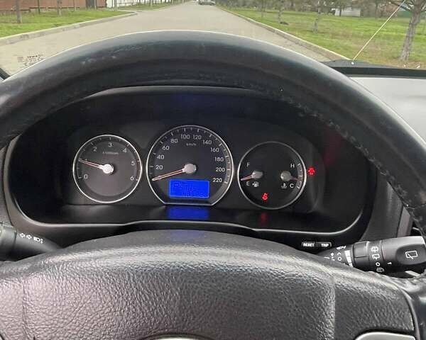 Белый Хендай Санта Фе, объемом двигателя 2.36 л и пробегом 149 тыс. км за 12850 $, фото 13 на Automoto.ua