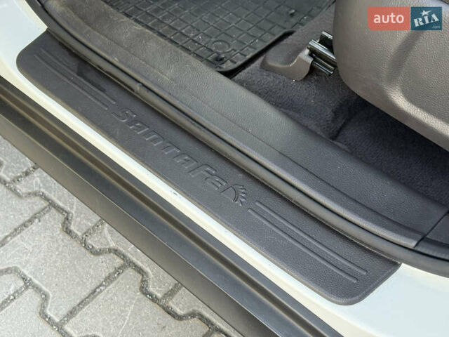 Белый Хендай Санта Фе, объемом двигателя 2.2 л и пробегом 194 тыс. км за 10999 $, фото 32 на Automoto.ua