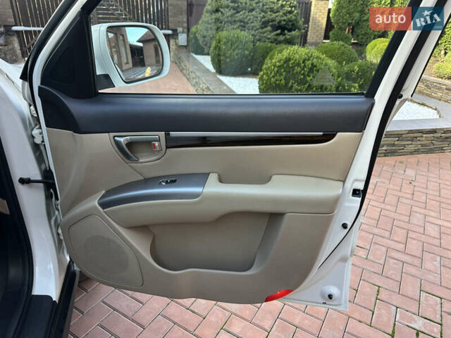 Хендай Санта Фе 2011 у Умани на Automoto.ua Білий Хендай Санта Фе, об'ємом двигуна 2.2 л та пробігом 147 тис. км за 14000 $, фото 26 на Automoto.ua