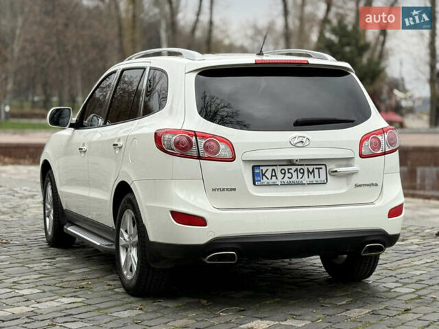 Білий Хендай Санта Фе, об'ємом двигуна 2.4 л та пробігом 98 тис. км за 13500 $, фото 8 на Automoto.ua