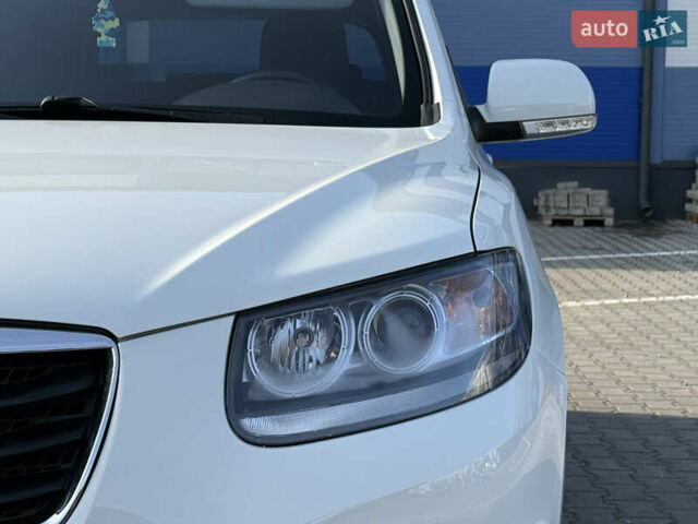 Белый Хендай Санта Фе, объемом двигателя 2.2 л и пробегом 194 тыс. км за 10999 $, фото 17 на Automoto.ua